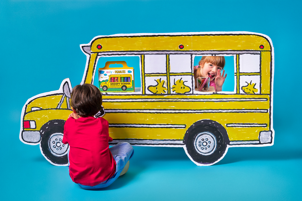 Snoopy School Coloring Travel Kit (9 Crayons)