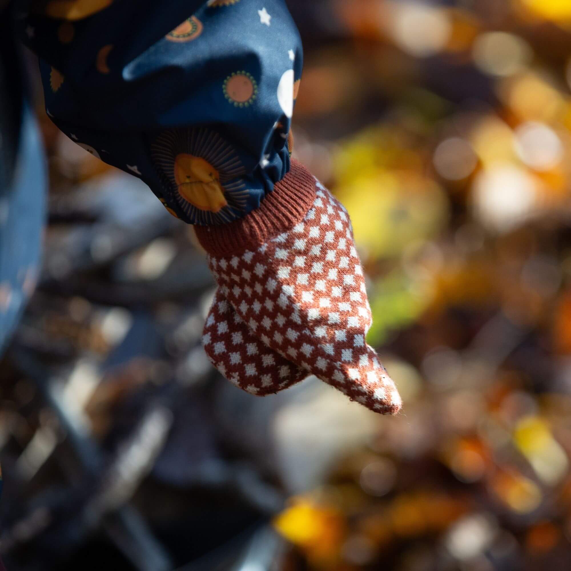 Ginger Diamonds Knitted Mittens